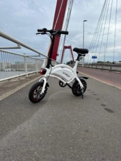 Windgoo - B3 Elektrische Long-Range E-Bike Met Trappers - E-bike - 25Km / H - Wit 16 Windgoo - B3 Elektrische Long-Range E-Bike Met Trappers - E-bike - 25Km / H - Wit -Fietsenwinkel 900x1200 1